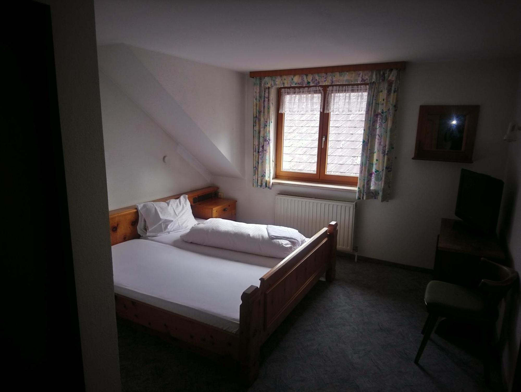 Gasthaus Krone Ubersaxen Rom bilde